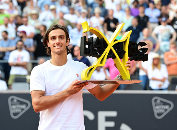 自然成为各 自然成为各