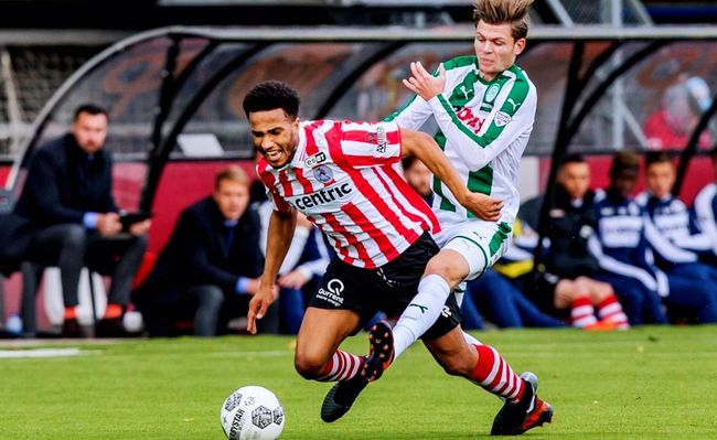 低击球点 低击球点